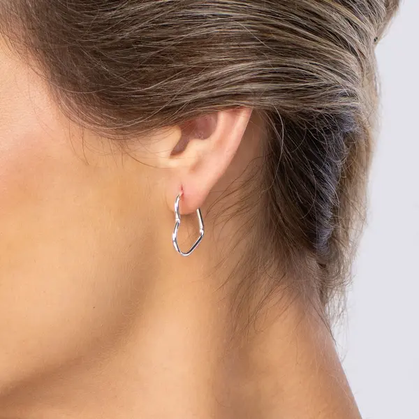 Brinco Prata Argola Coração Liso Pequeno