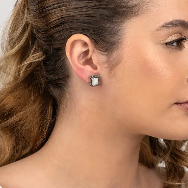 Brinco Prata Envelhecido Marcassita E Madreperola Retangular