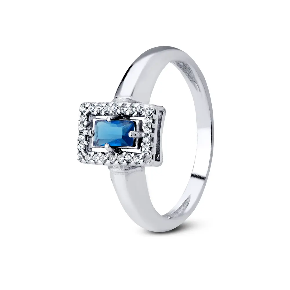 Anel  Prata Com Zircônias Brancas e Zircônias