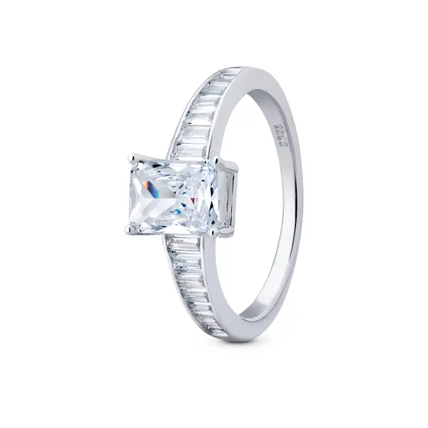 Anel Prata  Zircônia Retângular No Meio E Zircônias Navete  Nas Laterias