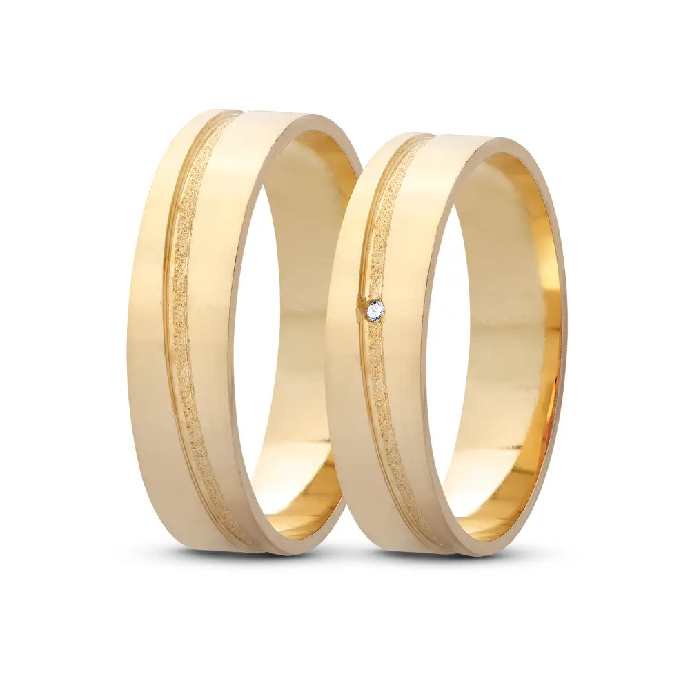 Par de Alianças De Compromisso Cantada Com e Sem Brilhante - Ouro 18K