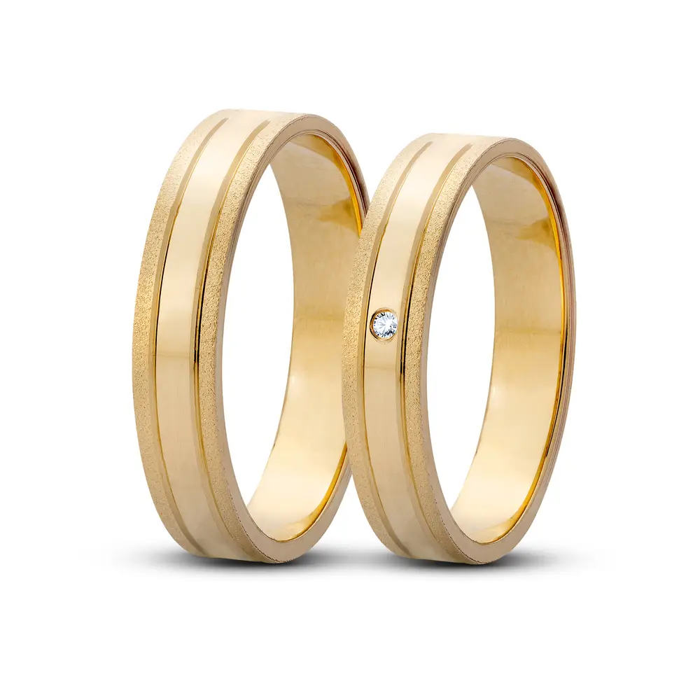Par de Alianças De Compromisso Encontro Com e Sem Brilhante - Ouro 18K
