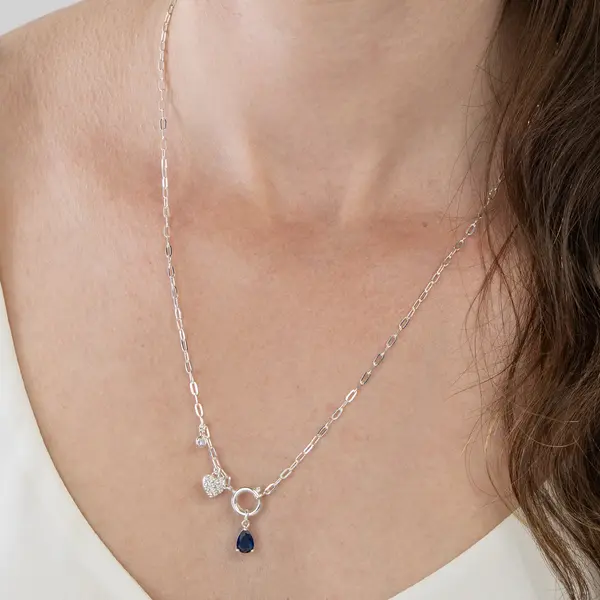 Gargantilha Prata Leve Flor Hortênsia