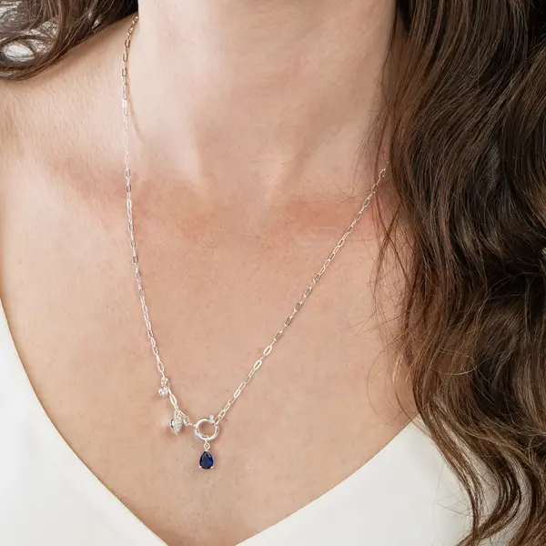 Gargantilha Prata Leve Flor Hortênsia