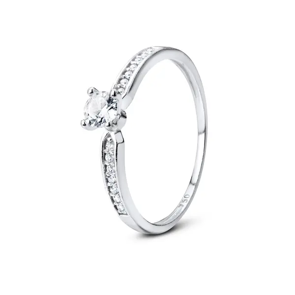 Anel Prata Com Zircônias Cravejadas