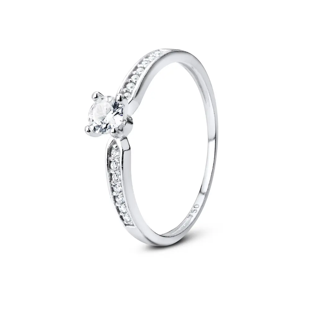 Anel Prata Com Zircônias Cravejadas