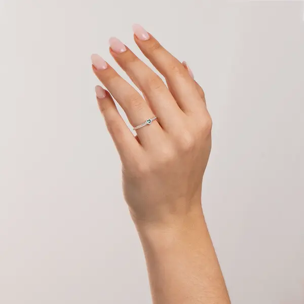 Anel Prata Solitário Coração Central