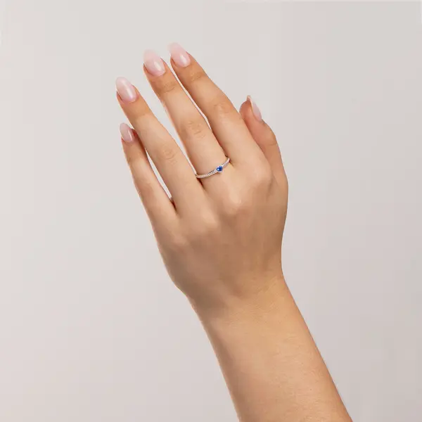 Anel Prata Solitário Coração Central