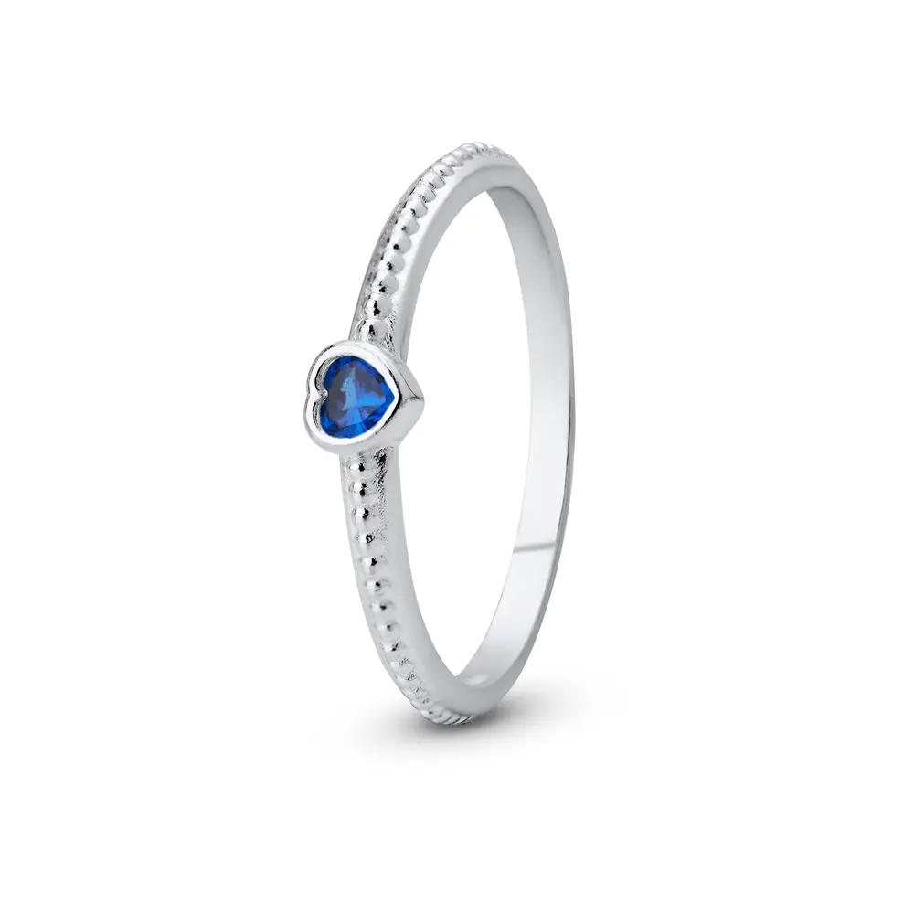 Anel Prata Solitário Coração Central