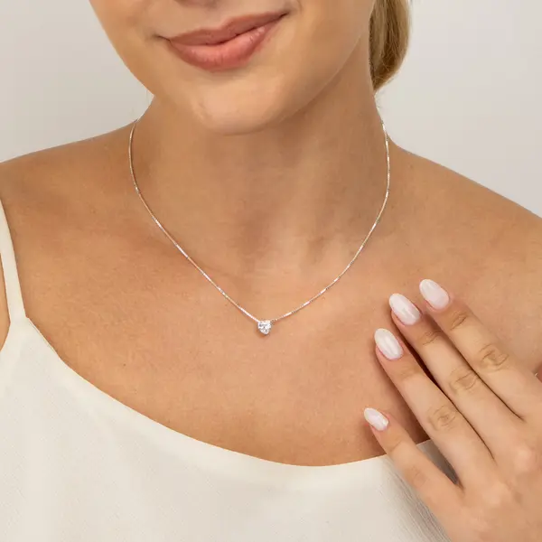 Gargantilha Prata Ponto Luz Caixa Alta Coração com Garra 40cm