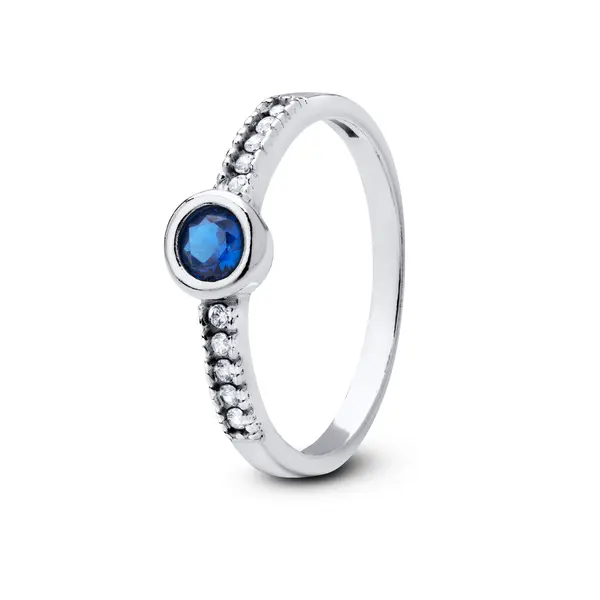 Anel Prata Solitário Azul com Zircônias Laterais