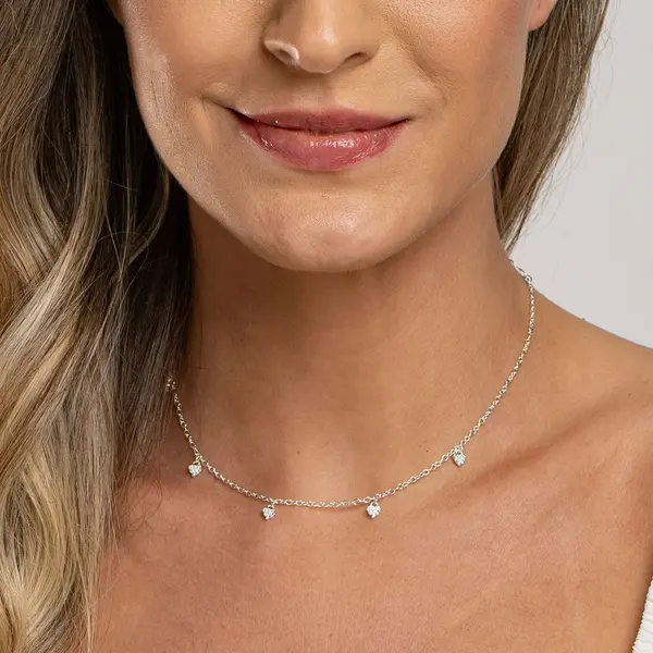 Gargantilha Prata Leve Mini Corações com Zircônias