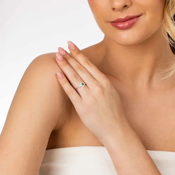 Anel Prata Solitário Coração de Zircônias