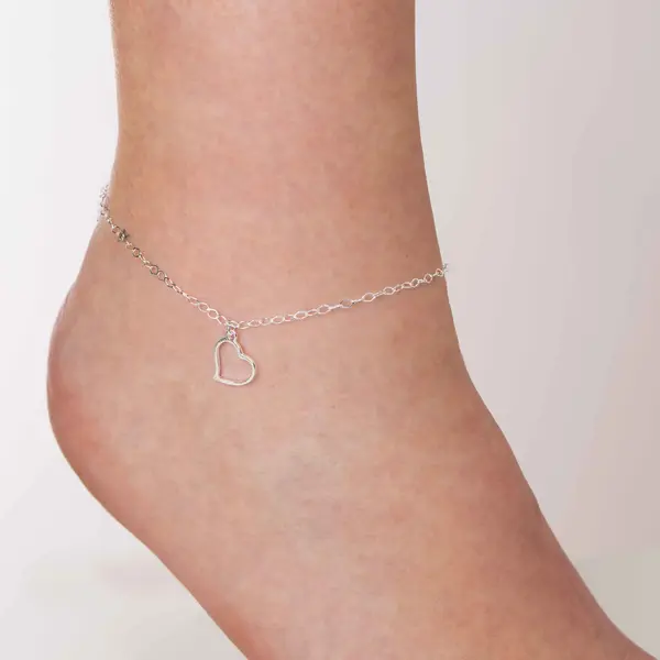 Tornozeleira Prata Coração Vazado Liso