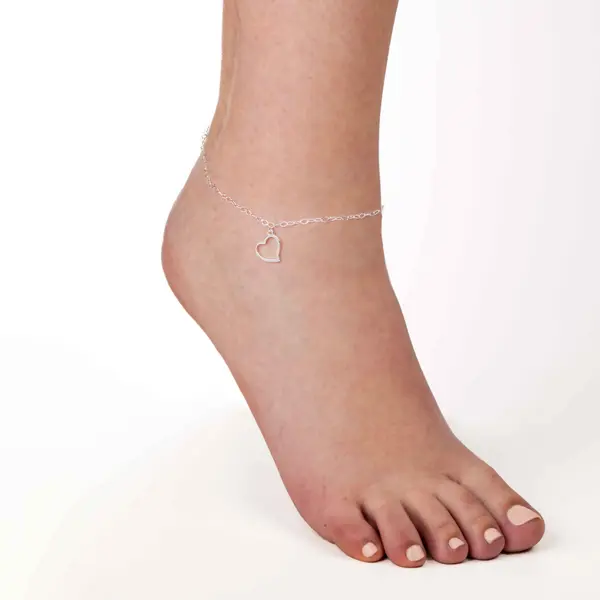 Tornozeleira Prata Coração Vazado Liso