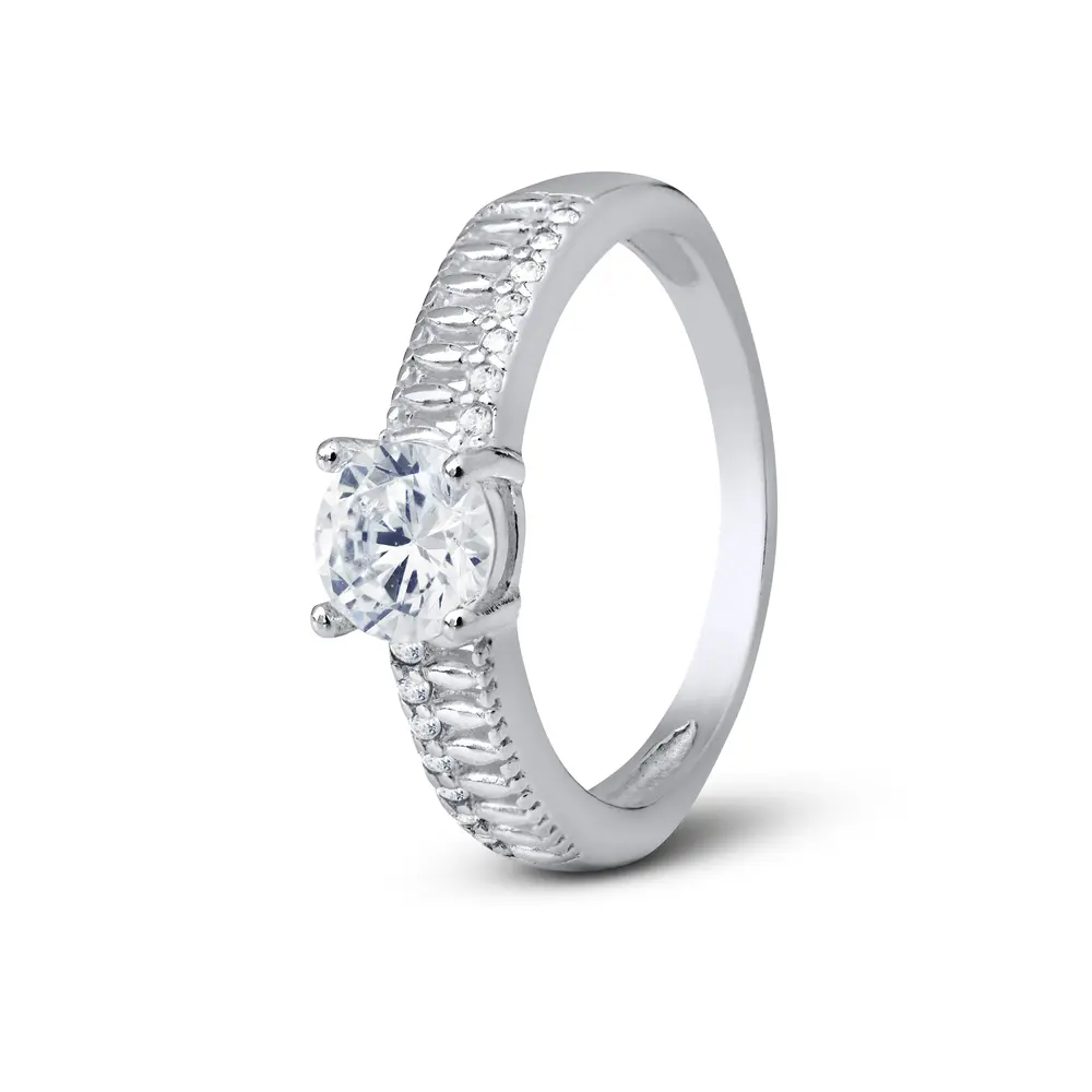 Anel Prata Solitário Cravejado em Zircônias