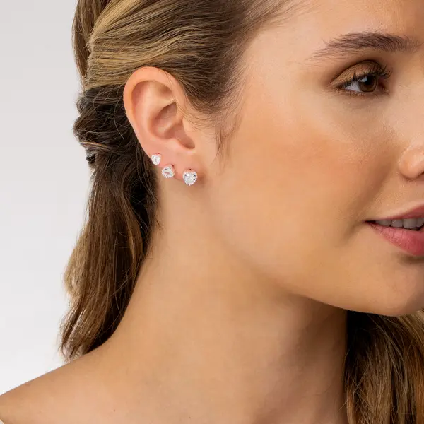 Brinco Prata Leve Trio Corações com Zircônias