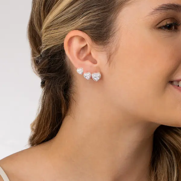 Brinco Prata Leve Trio Corações Cravejados