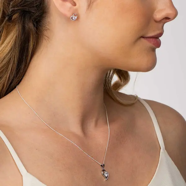 Conjunto Prata Rodinada Coração Cravejado com Zircônia Central