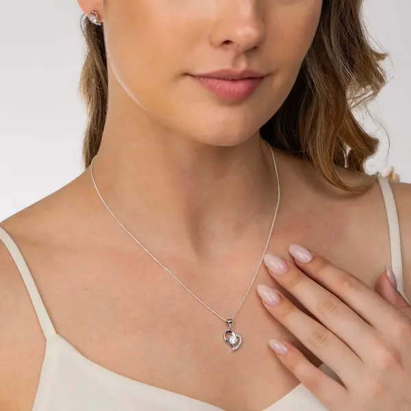 Conjunto Prata Rodinada Coração Cravejado com Zircônia Central