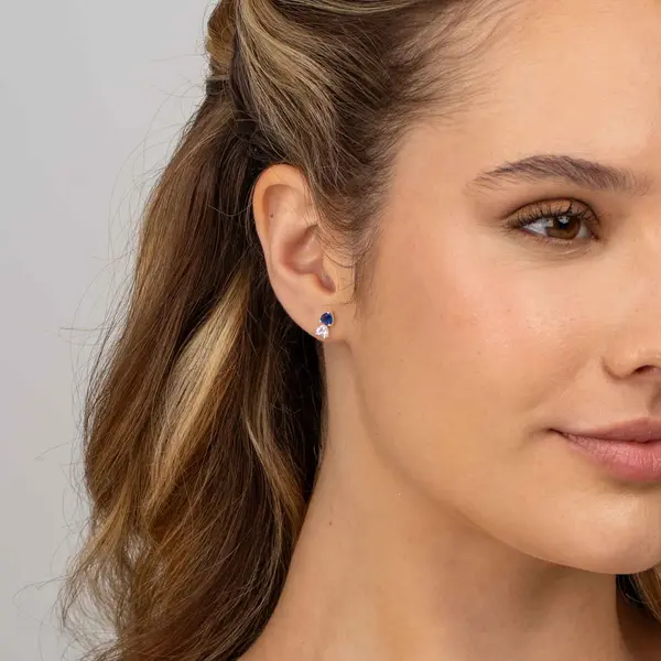 Brinco Prata Dois Corações Zircônia Branca e Azul