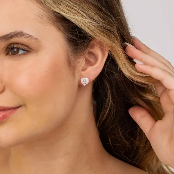 Brinco Prata Coração Cravejado Grande Zircônia Branca