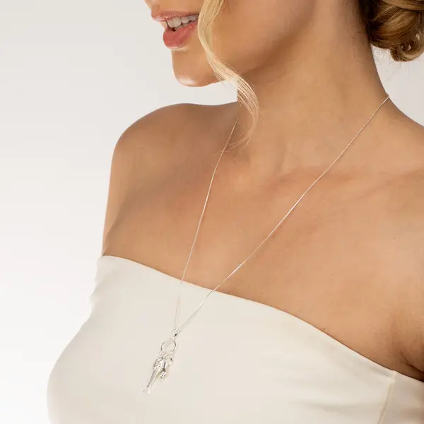 Gargantilha Prata Leve Longa Amuletos da Sorte