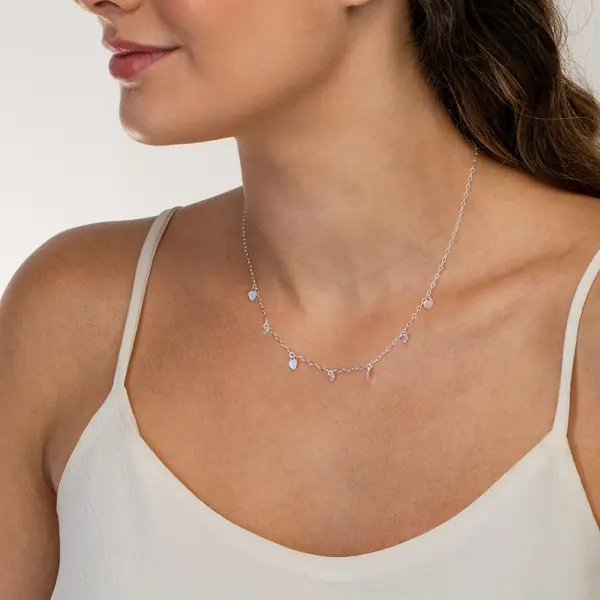 Gargantilha Prata Leve Plaquinhas Coração