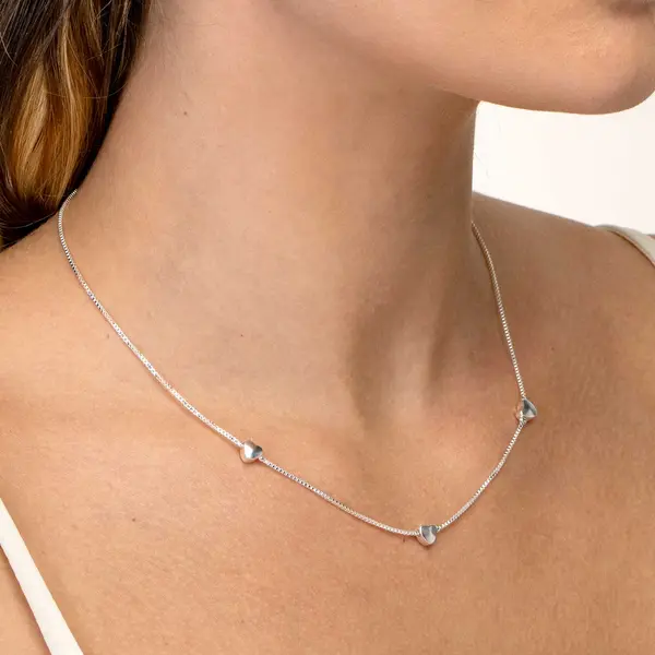 Gargantilha Prata Leve Corações Lisos