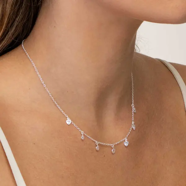Gargantilha Prata Leve Corações em Zircônias