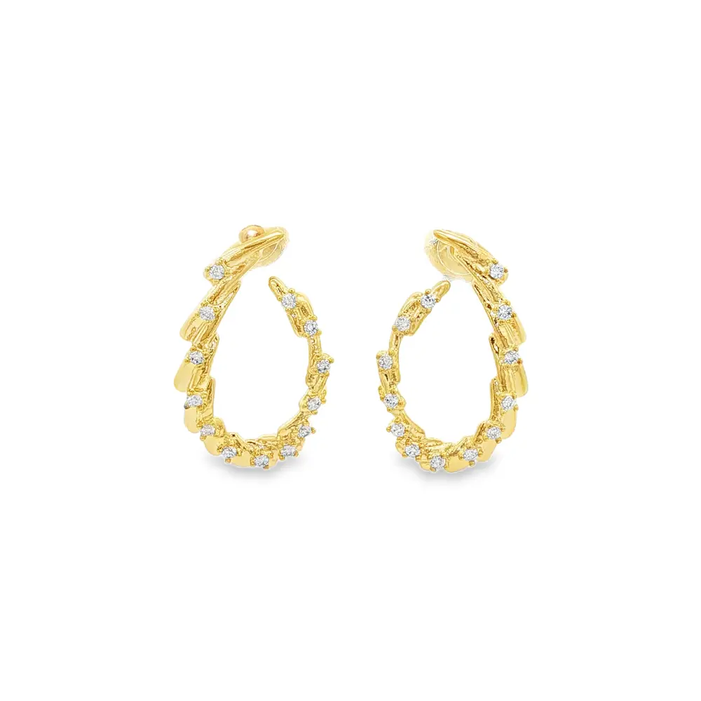 Brinco Folheado a Ouro 18k Oval com Zircônias