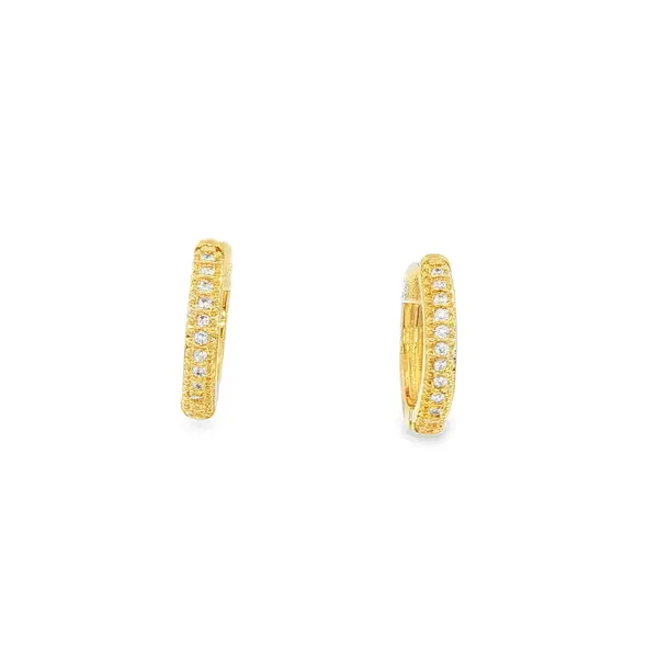 Brinco Folheado a Ouro 18k Argola Click com Zircônias