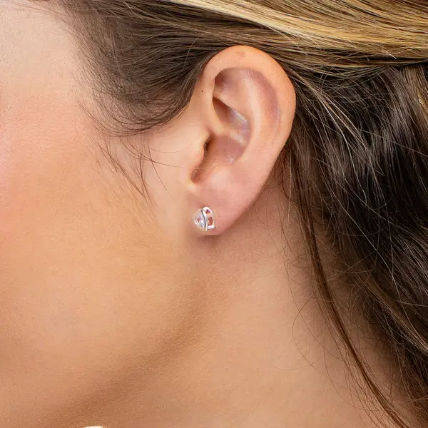 Brinco Prata Leve Ponto Luz Caixa Alta Coração