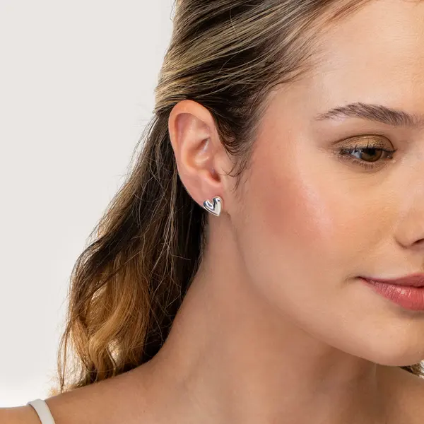 Brinco Prata Leve Coração Liso