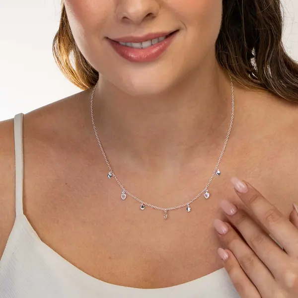 Gargantilha Prata Leve Corações Lisos e com Zircônias